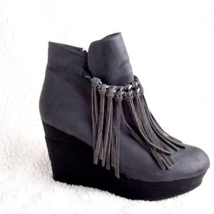 Sbicca fringe wedge booties